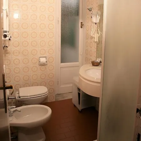 Delle Rose ראפאלו