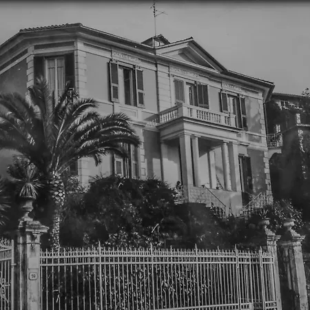 מלון Delle Rose 3*