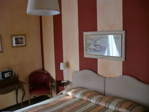 Delle Rose Hotell 3*