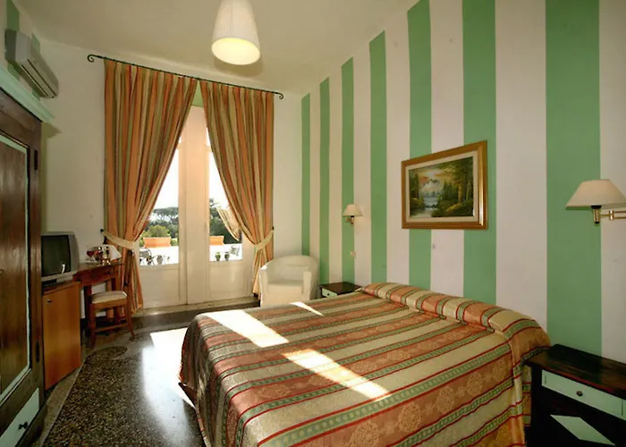 Delle Rose Hotell 3*